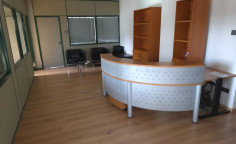 Spacious commercial for sale in Agioi Omologites