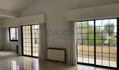 Spacious three bedroom upper house apartment 