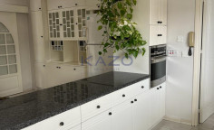 Spacious three bedroom upper house apartment 