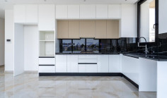 Top floor luxury two bedroom apartment in Mesa Geitonia, Limassol 