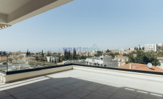4 bedroom penthouse roof garden panoramic sea views for rent Limassol 