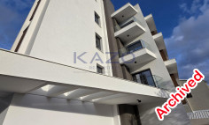 Modern unfurnished two bedroom apartment in sunny Columbia 