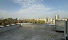 Large three bedroom apartment for sale in Agioi Omologites