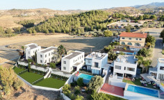 Spacious 4 bedroom house for sale in Politiko