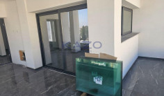 Modern penthouse apartment in quiet Polemidia Kato area 