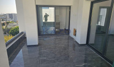 Modern penthouse apartment in quiet Polemidia Kato area 