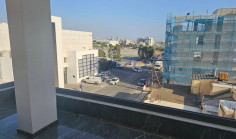 Modern penthouse apartment in quiet Polemidia Kato area 