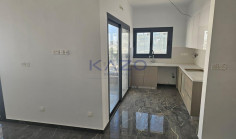Modern penthouse apartment in quiet Polemidia Kato area 