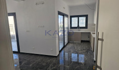 Modern penthouse apartment in quiet Polemidia Kato area 