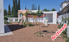 Spacious Moni bungalow with sea view 
