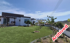 Spacious Moni bungalow with sea view 