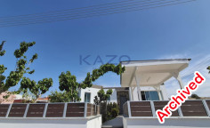 Spacious Moni bungalow with sea view 