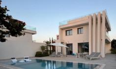 Large 4 bedroom house for sale in Protaras