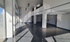 Spacious commercial to rent in Lykabittos