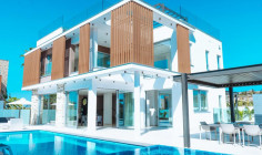 6 bed house to rent in Ayia Napa