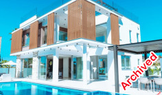6 bed house to rent in Ayia Napa