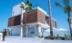 6 bed house to rent in Ayia Napa
