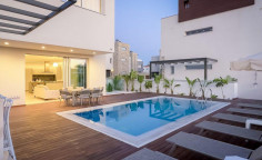 4 bedrooms house to rent in Ayia Napa