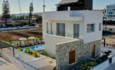 4 bedrooms house to rent in Ayia Napa