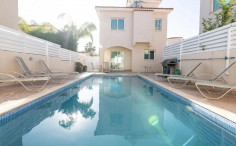 3 bedrooms house to rent in Pernera