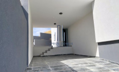 New villa for sale with swimming pool in Parekklisia area 