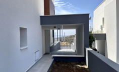 New villa for sale with swimming pool in Parekklisia area 