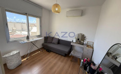 Modern top floor apartment in bright Mesa Geitonia 
