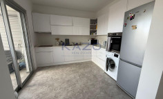 Modern top floor apartment in bright Mesa Geitonia 