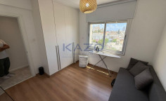 Modern top floor apartment in bright Mesa Geitonia 