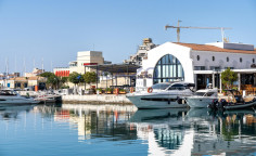 Sea front villa for sale in Agios Antonios 