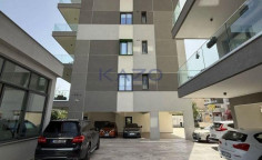 2 apartment with swimming pool for sale in Mesa Geitonia