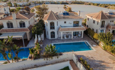 5 bed house for sale in Kapparis