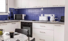 Spacious 2 bedrooms apartment to rent in Agioi Omologites
