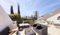 Spacious furnished apartment with pool in Parekklisia 