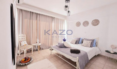 Spacious furnished apartment with pool in Parekklisia 