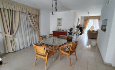 8 bedroom house for sale in Aglantzia