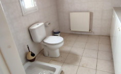 8 bedroom house for sale in Aglantzia