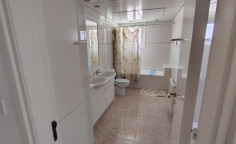8 bedroom house for sale in Aglantzia