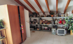 8 bedroom house for sale in Aglantzia