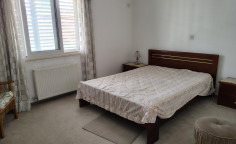 8 bedroom house for sale in Aglantzia