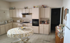 8 bedroom house for sale in Aglantzia