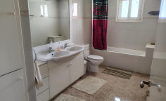 8 bedroom house for sale in Aglantzia