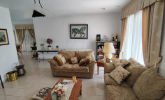 8 bedroom house for sale in Aglantzia