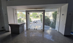 Spacious commercial for rent in Lykabittos