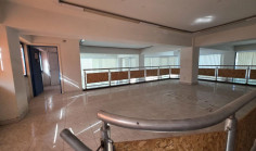 Spacious commercial for rent in Lykabittos
