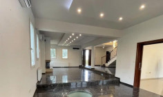 7 bedroom house to rent in Makedonitissa