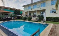 7 bedroom house to rent in Makedonitissa