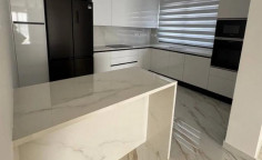 Three beds flat for sale in Lakatamia