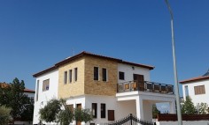 BARGAIN, the ideal home walking distance from the BEACH (200m)