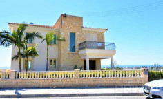 Large 3 bedroom furnished villa with swimming pool for sale in Emba